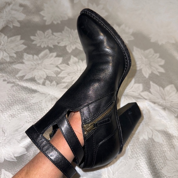 Cole Haan Dalton Bootie, Size 6.5, Black - Picture 16 of 16